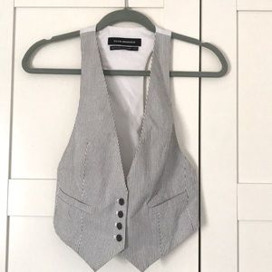 Club Monaco vest